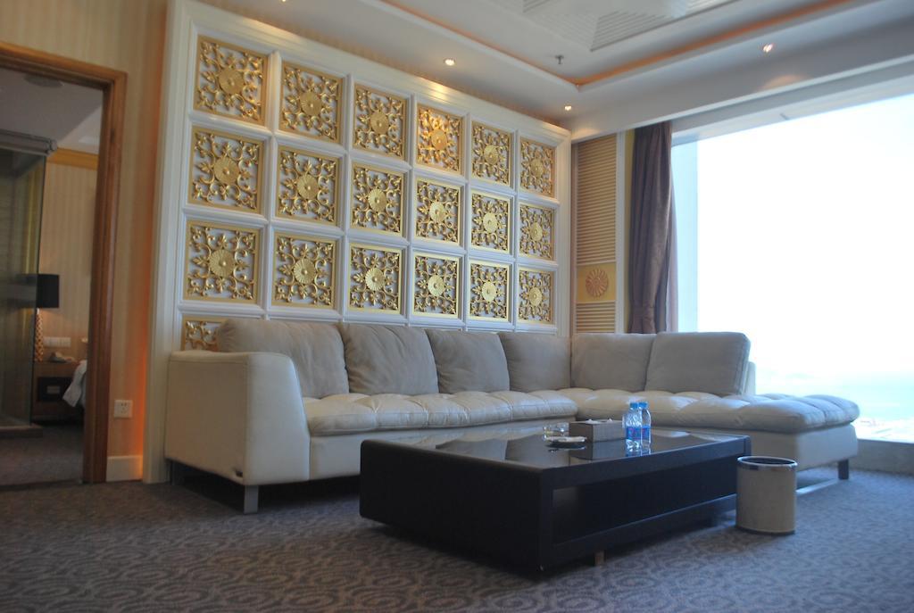 The Center Hotel Weihai Quarto foto